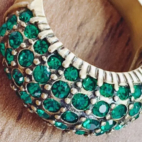 Signed Heidi Daus Gold Tone Green Crystal Dome Cocktail Designer Ring Size 5.75